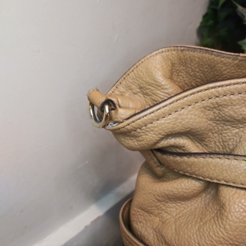 Michael Kors Gansevoort Taupe Large Leather Shoulder Bag - Picture 3 of 11